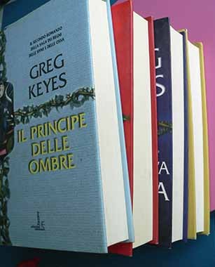 Ciclo completo in 4 volumi: Il re degli alberi, Il principe delle ombre, Il cavaliere sanguinario, La nuova regina
